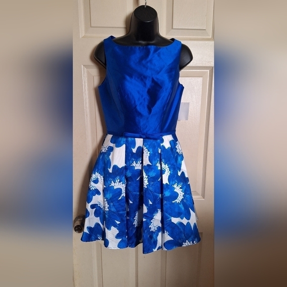 Glamor formal dress size 4 - Picture 2 of 7